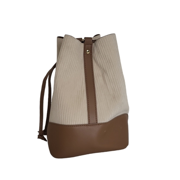Isaac Mizrahi Tan & Brown Leather Crossbody Bucket Bag - Picture 4 of 9